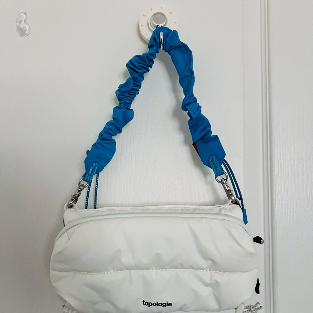 Topologie Medium Puffy Bottle Sacoche w/ Bungee Wrist Strap